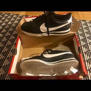 Classic Nike Cortez-Leather-warn once.UNISEX